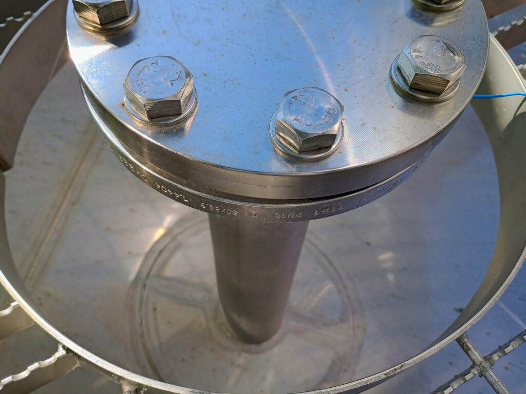 Completed blind flange connection.