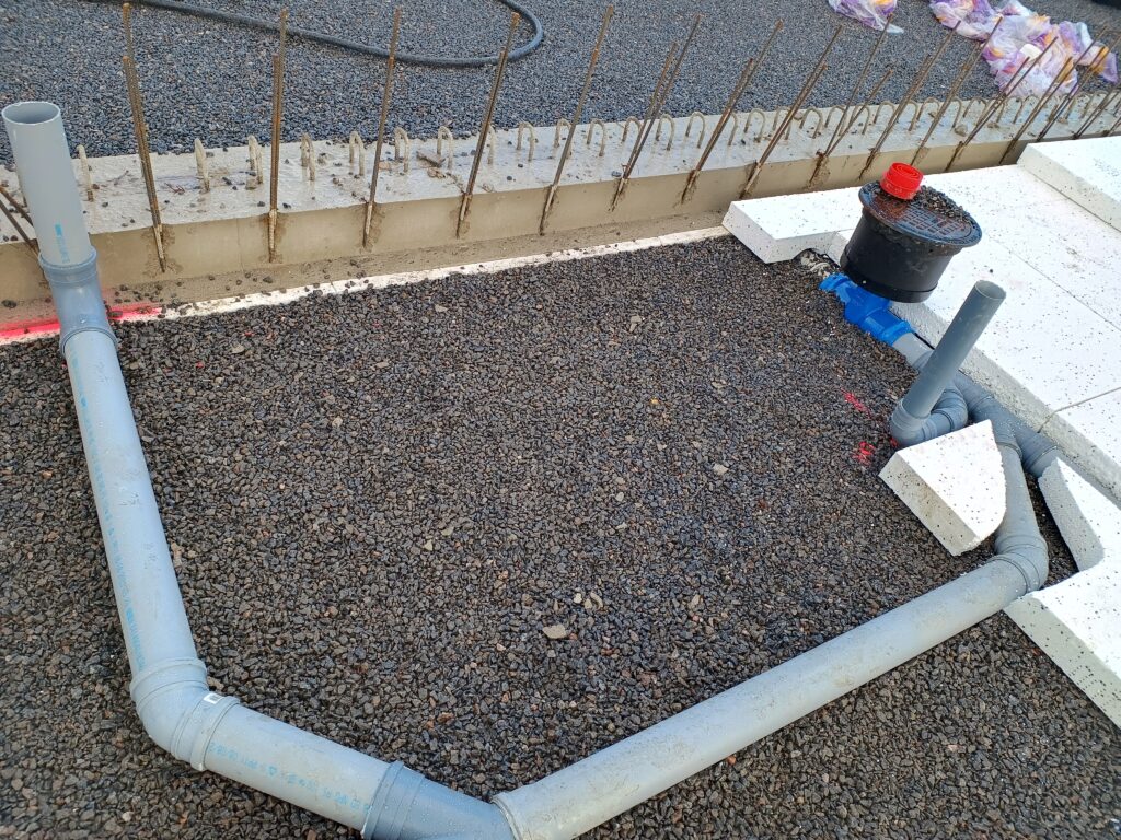 Neat shut-off valve well as part of a sewer pipeline.